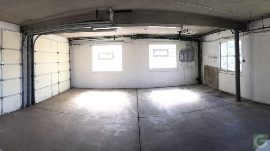 Garage For Rent