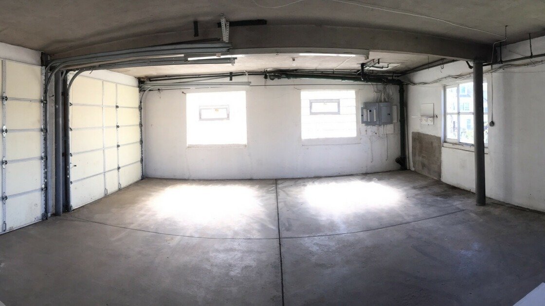 Garage For Rent