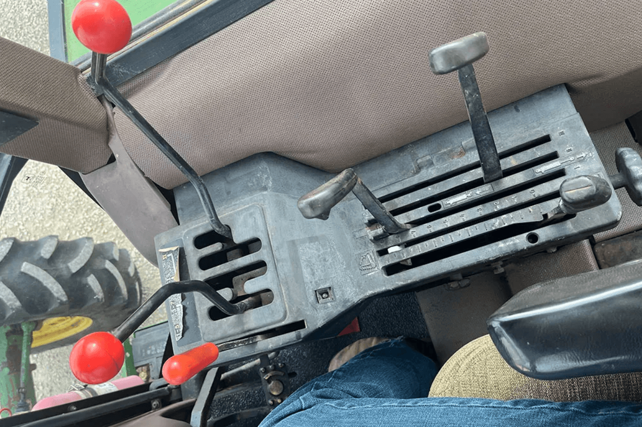 1992 John Deere 2755 Tractor